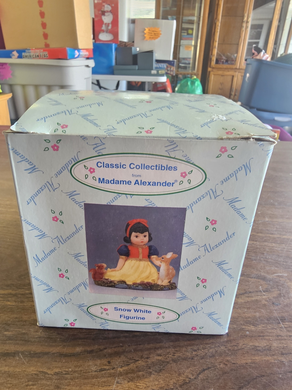 Madame Alexander Snow White Figurine - Classic Collectibles - Blue/Yellow/Red 💛